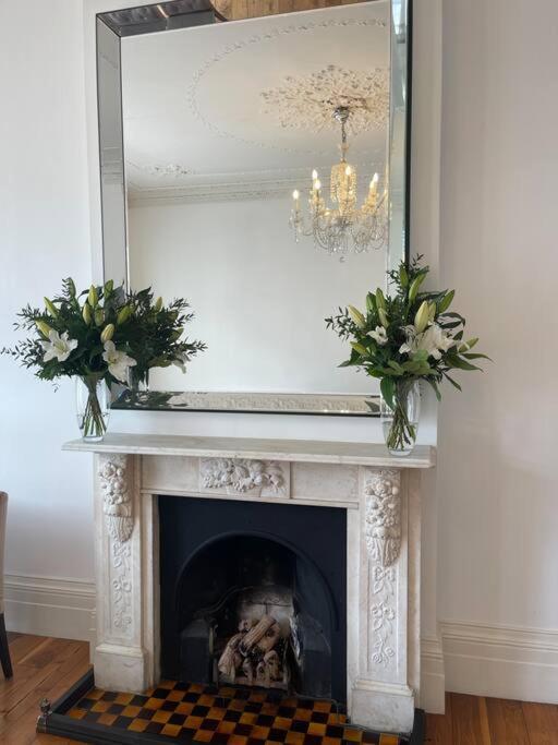 Stunning Grand 2 Bed, 2 Bath Apartment, Londres Exterior foto